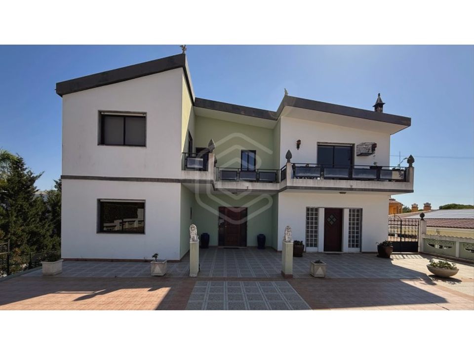 Villa i Quarteira, Faro - foto 1