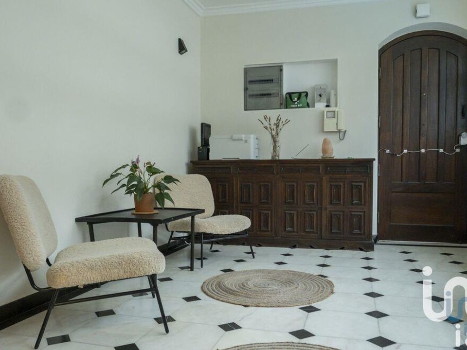 Commercial property in Almada, Setubal - photo 2