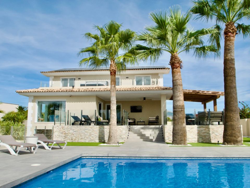 Villa i Alfaz del Pi, Alicante - foto 1