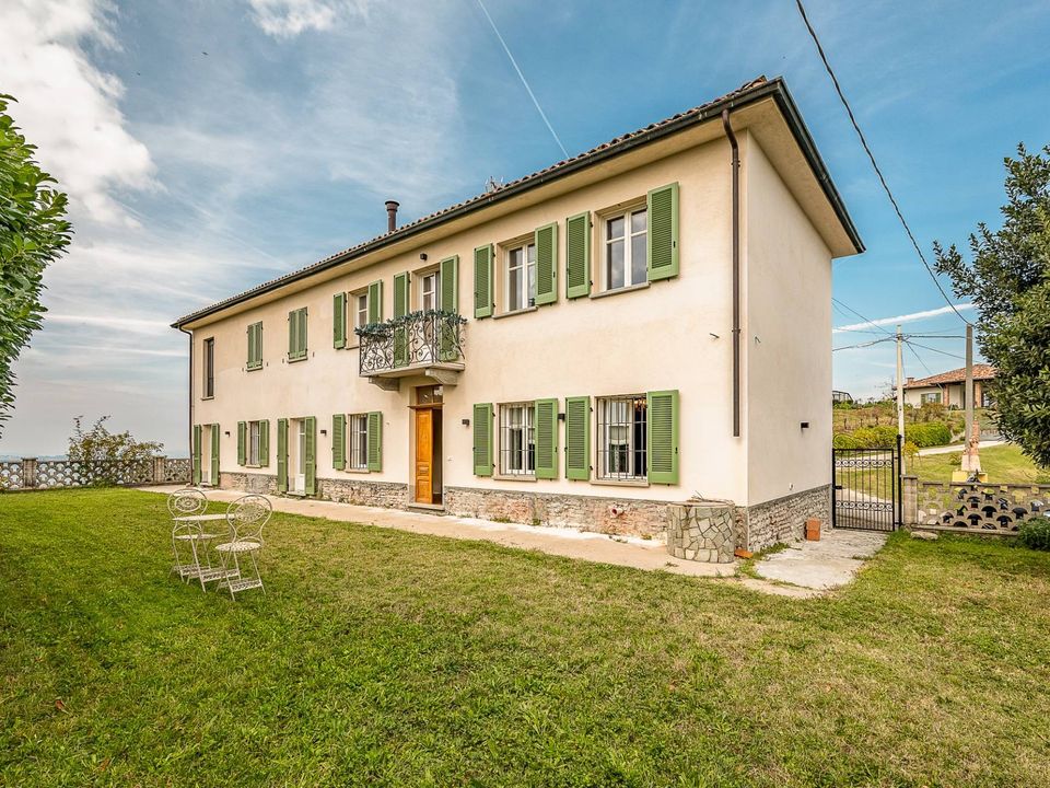 Villa i Castiglione Tinella, Cuneo - foto 1