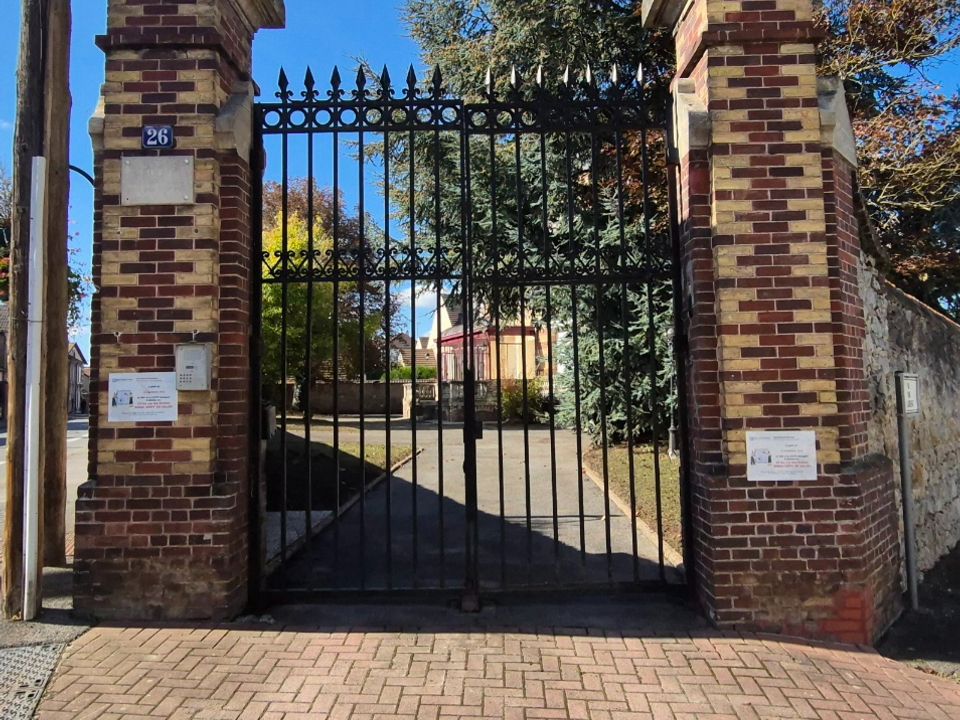 Villa i Crépy-en-Valois, Oise - foto 1