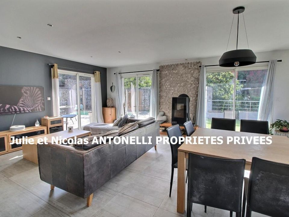 Villa a Saint-Genest-Lerpt, Loire - foto 4