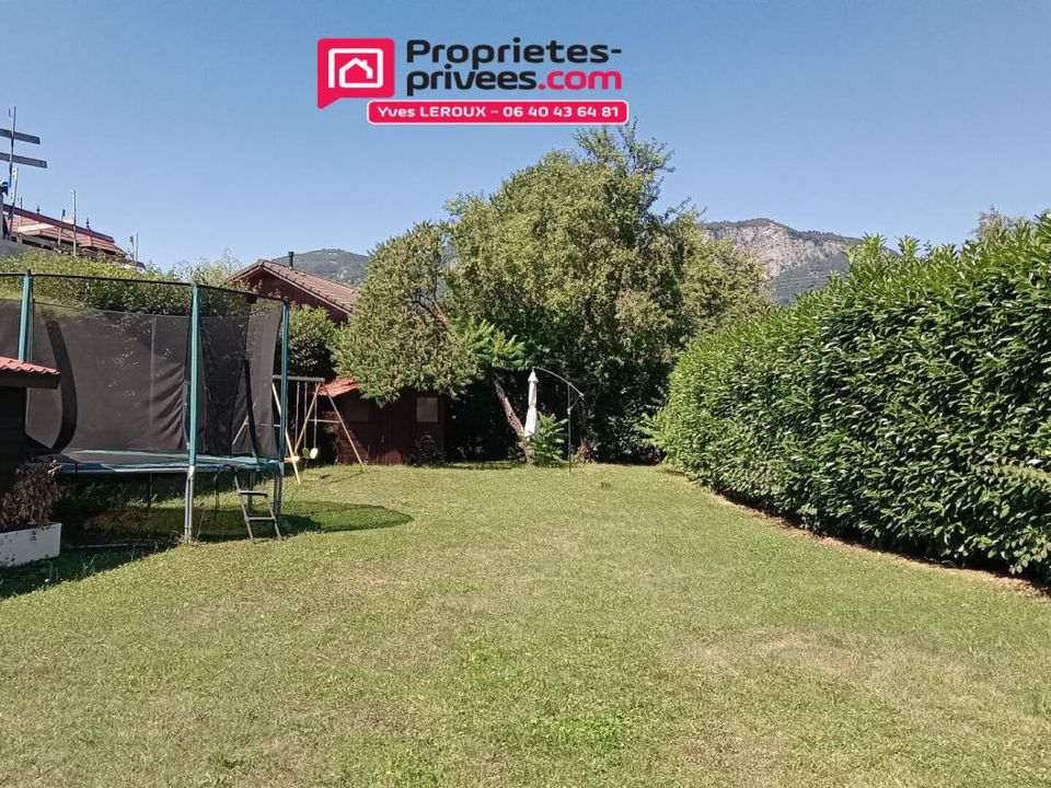 Helårsgrund i Saint-Pierre-en-Faucigny, Haute-Savoie - foto 1