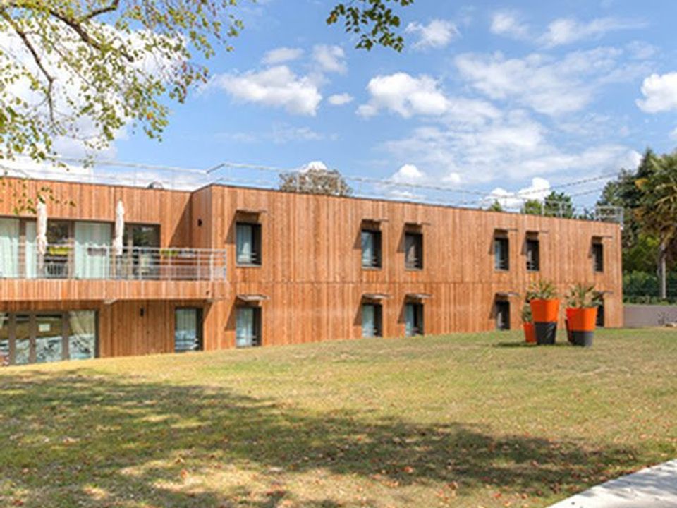 Erhvervsejendom i Fargues-Saint-Hilaire, Gironde - foto 1