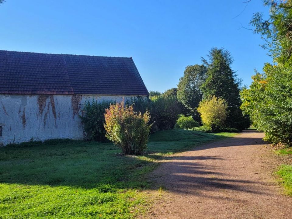 Villa en Saint-Amand-Montrond, Cher - foto 2
