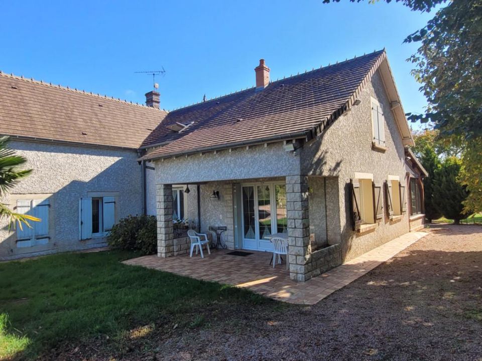 Villa en Saint-Amand-Montrond, Cher - foto 4