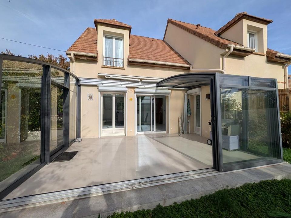 Villa i Les Clayes-Sous-Bois, Yvelines - foto 1