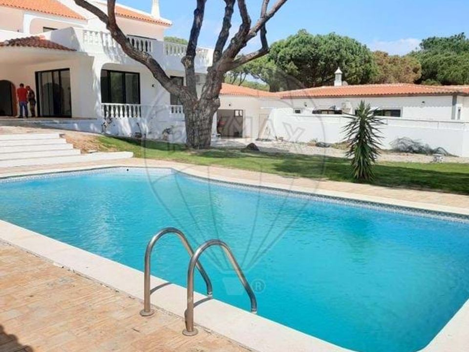 Villa in Loule, Faro - photo 1