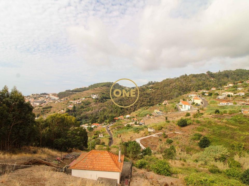 Helårsgrund i Santa Cruz, Madeira - foto 1