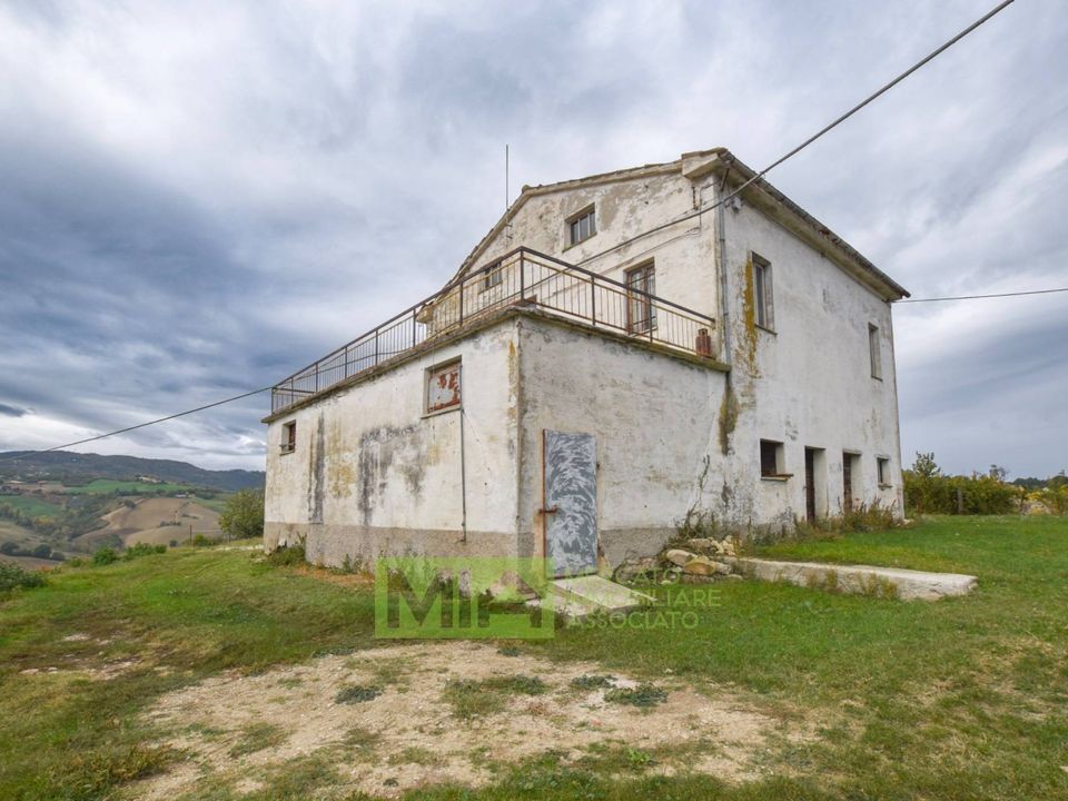 Landejendom i Santa Vittoria in Matenano, Fermo - foto 1