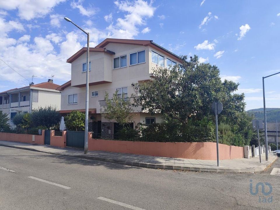 Byhus i Mogadouro, Braganca - foto 1
