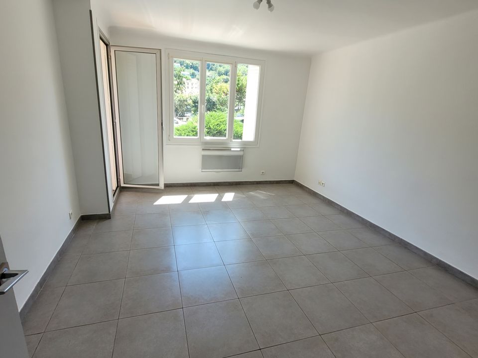 Lejlighed i Amelie-les-Bains-Palalda, Pyrenees-Orientales - foto 1
