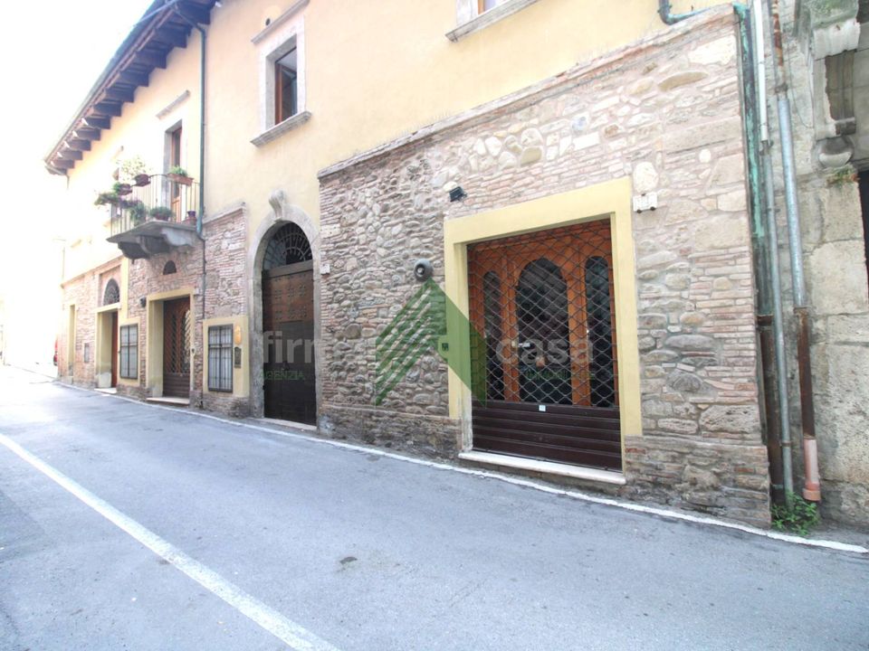 Erhvervsejendom i Teramo, Teramo - foto 2