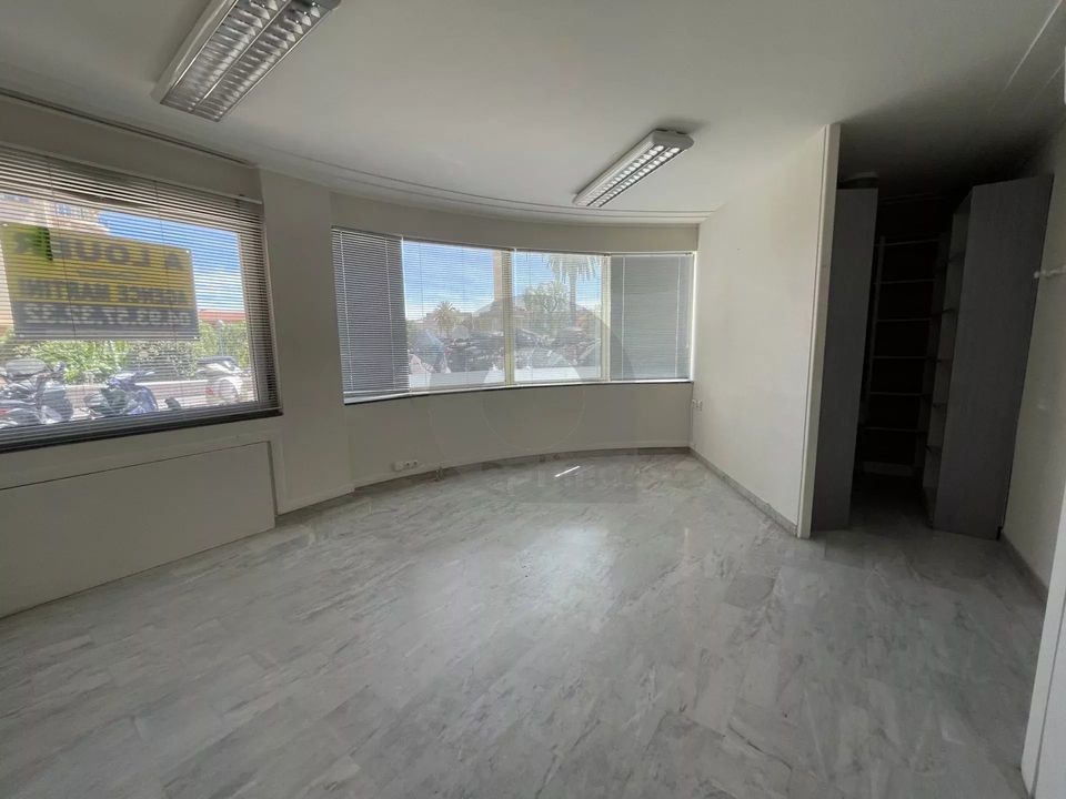 L'establiment comercial a Menton, Alpes-Maritimes - foto 1