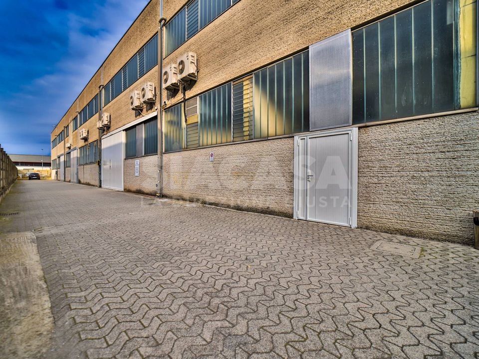 L'establiment comercial a Liscate, Milan - foto 2