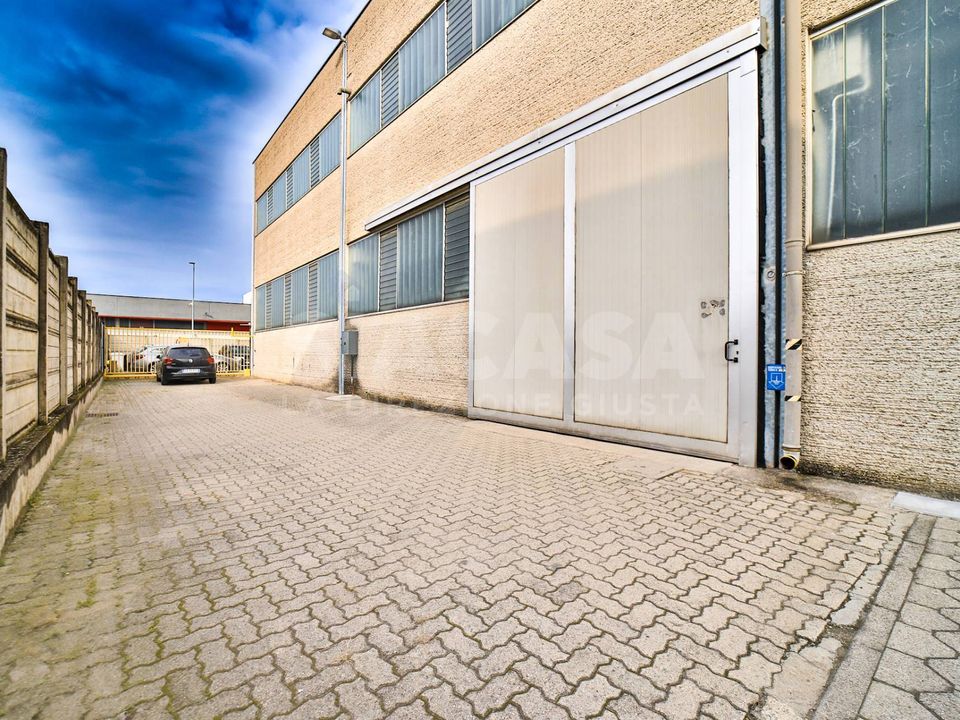L'establiment comercial a Liscate, Milan - foto 3
