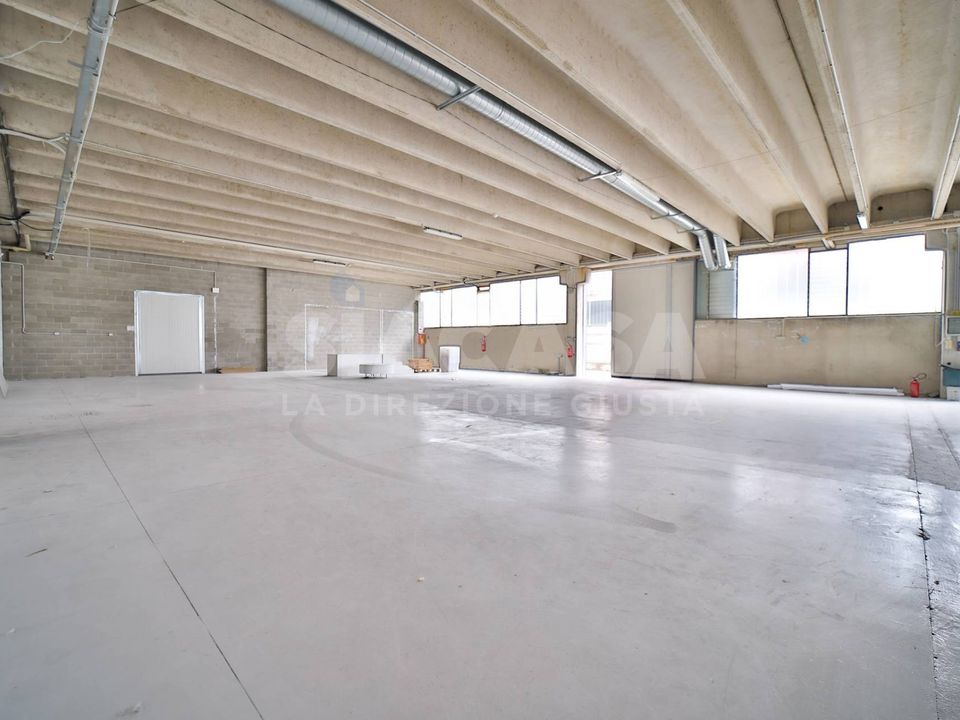 L'establiment comercial a Liscate, Milan - foto 5