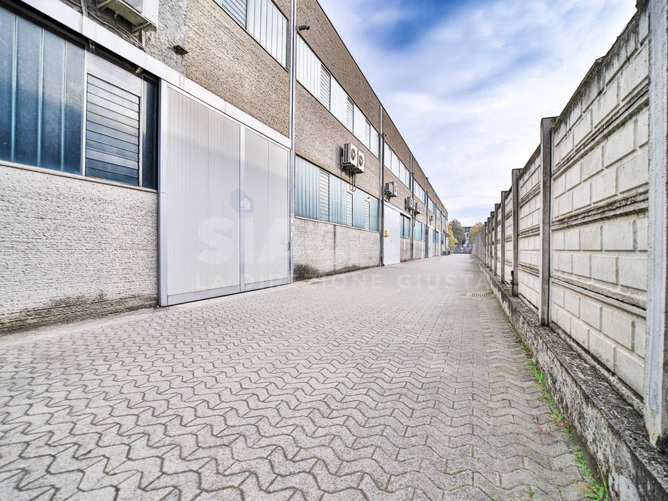 L'establiment comercial a Liscate, Milan - foto 2