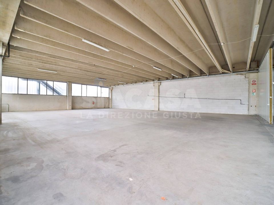 L'establiment comercial a Liscate, Milan - foto 2