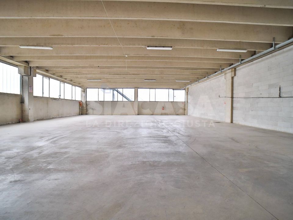 L'establiment comercial a Liscate, Milan - foto 5