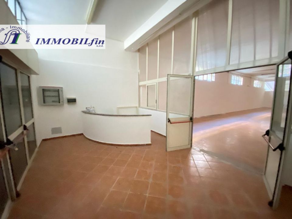 Erhvervsejendom i Villabate, Palermo - foto 3