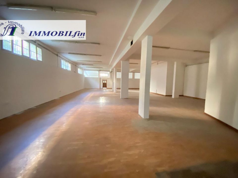 Erhvervsejendom i Villabate, Palermo - foto 2