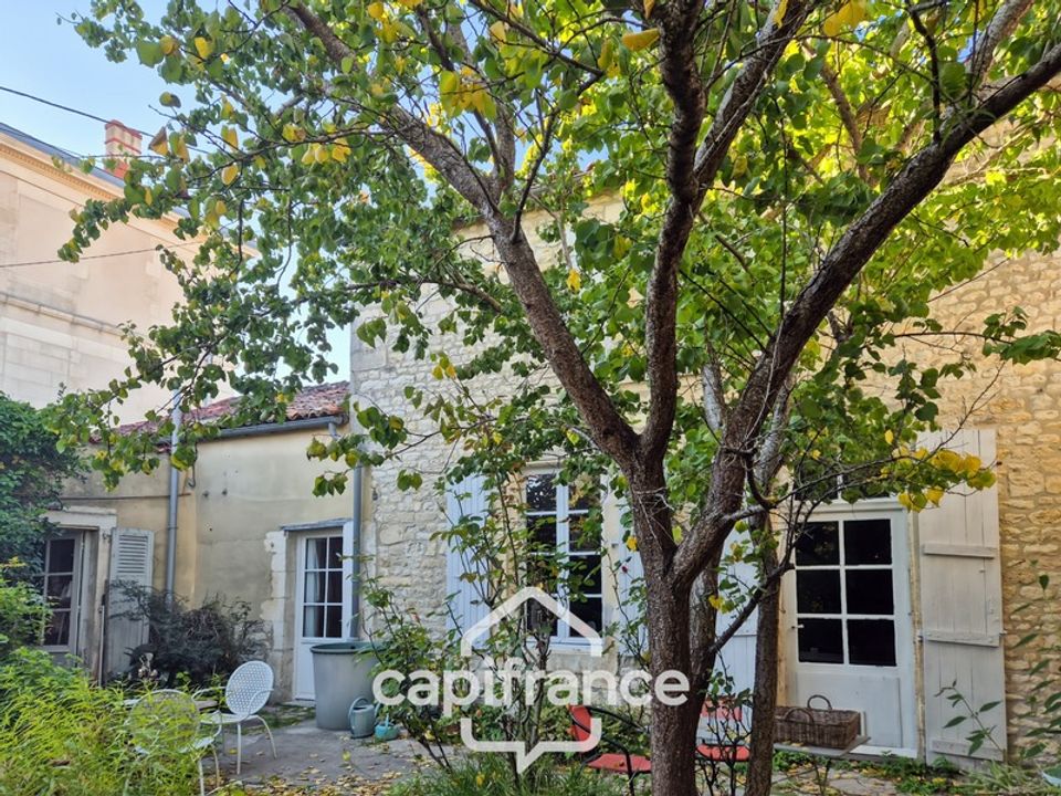 Rekkehus i Saint-Jean-d'Angely, Charente-Maritime - bilde 1