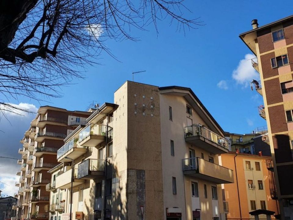 Erhvervsejendom i Avellino city, Avellino - foto 1