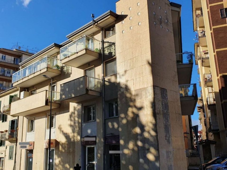 Erhvervsejendom i Avellino city, Avellino - foto 2