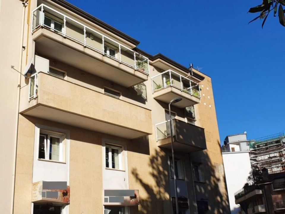 Erhvervsejendom i Avellino city, Avellino - foto 3