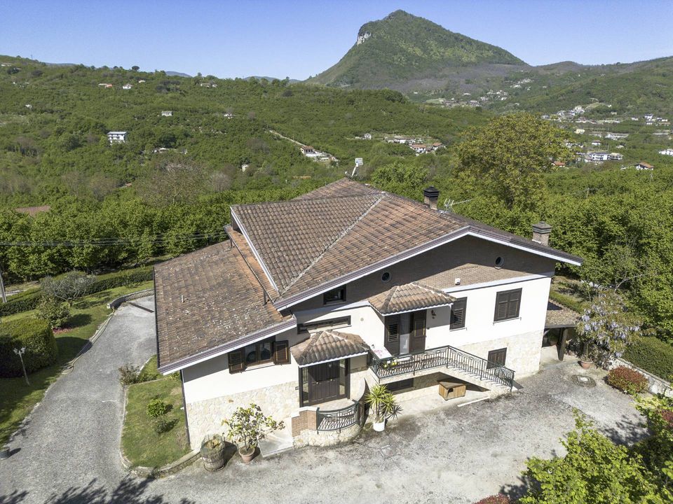 Villa i Aiello del Sabato, Avellino - foto 1