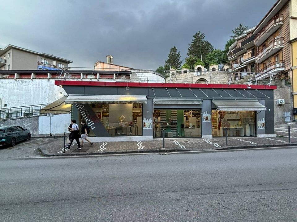 Erhvervsejendom i Atripalda, Avellino - foto 1