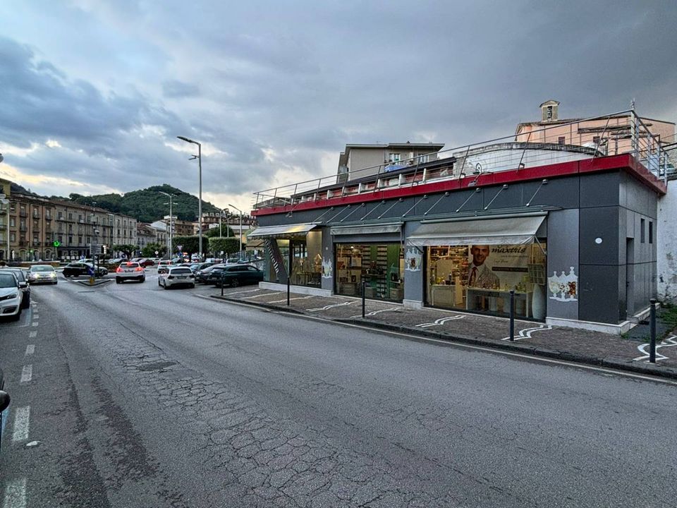 Erhvervsejendom i Atripalda, Avellino - foto 3