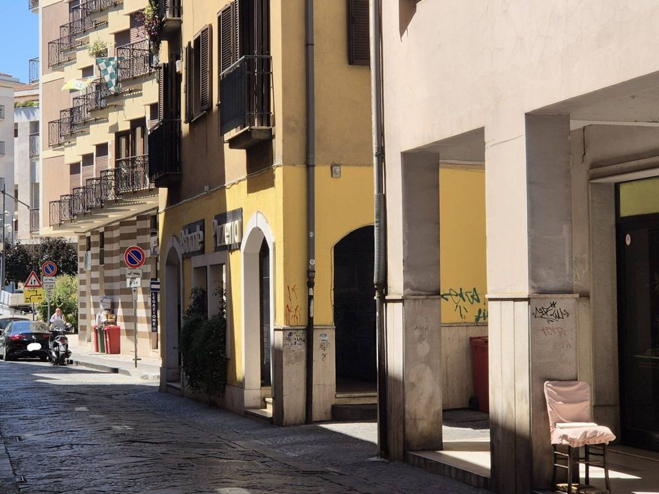Erhvervsejendom i Avellino city, Avellino - foto 3