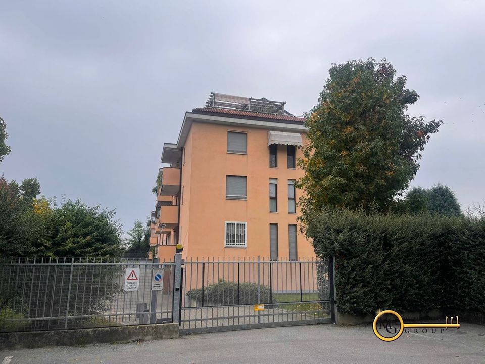 Parkeringsplads i Vignate, Milan - foto 1