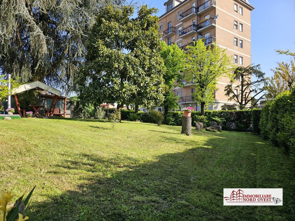 Erhvervsejendom i Pioltello, Milan - foto 1