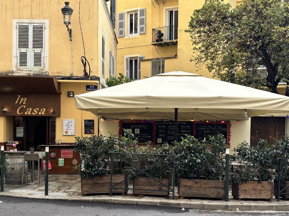 Erhvervsejendom i Bastia, Haute-Corse - foto 2