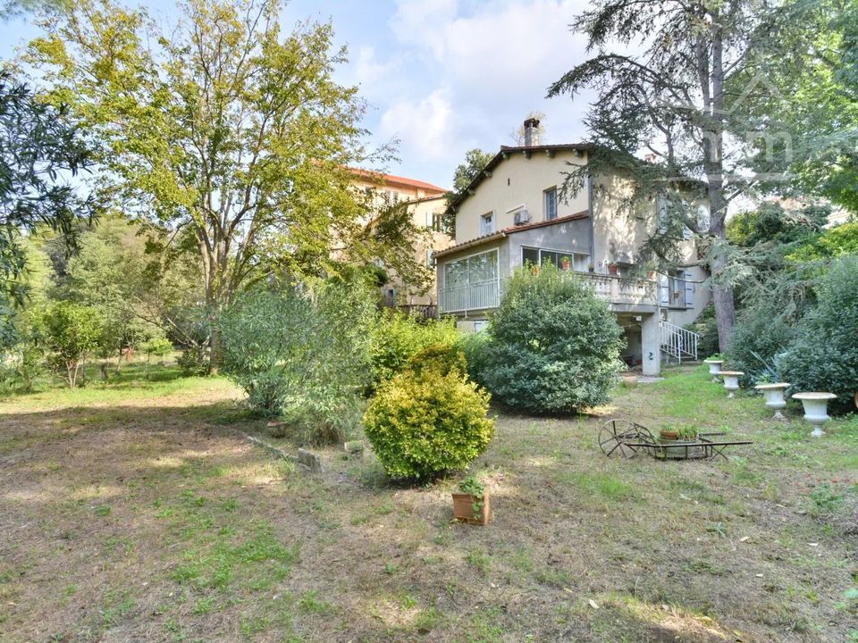 Villa i Le Boulou, Pyrenees-Orientales - foto 1