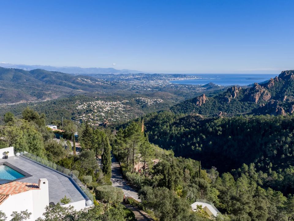 Villa i Mandelieu-la-Napoule, Alpes-Maritimes - foto 3