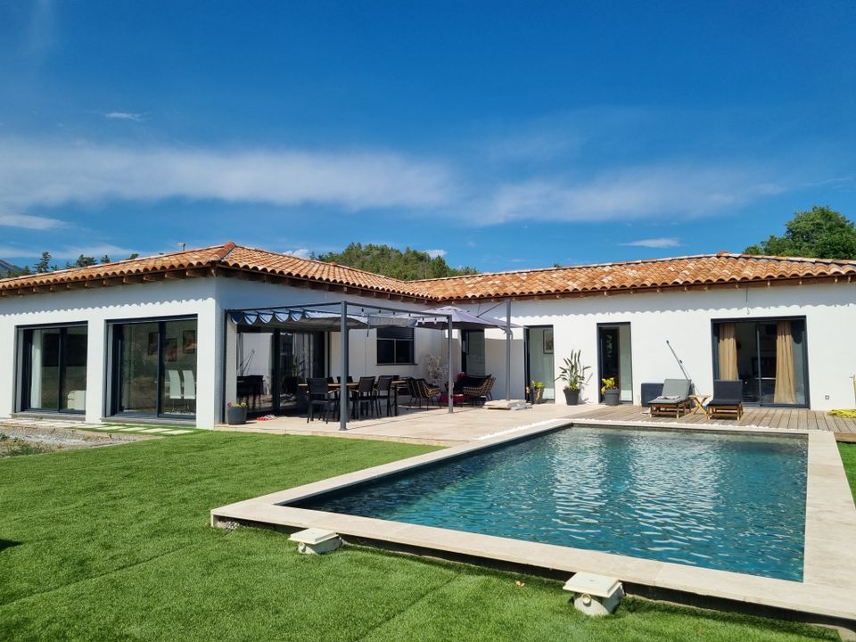 Villa i Le Brusquet, Alpes-de-Haute-Provence - foto 1