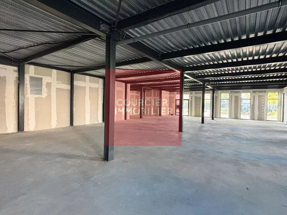 Commercial property in Plaisir, Yvelines - photo 1