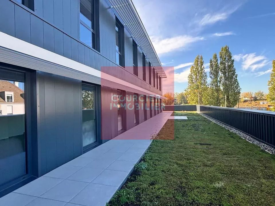 Commercial property in Plaisir, Yvelines - photo 4