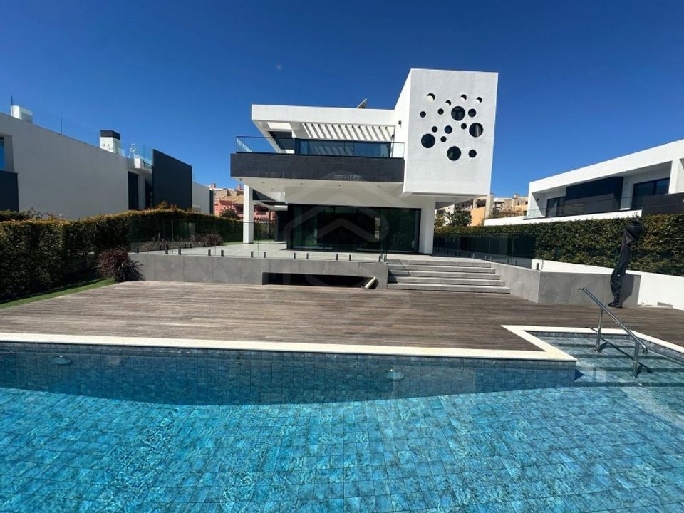 Villa i Quarteira, Faro - foto 1