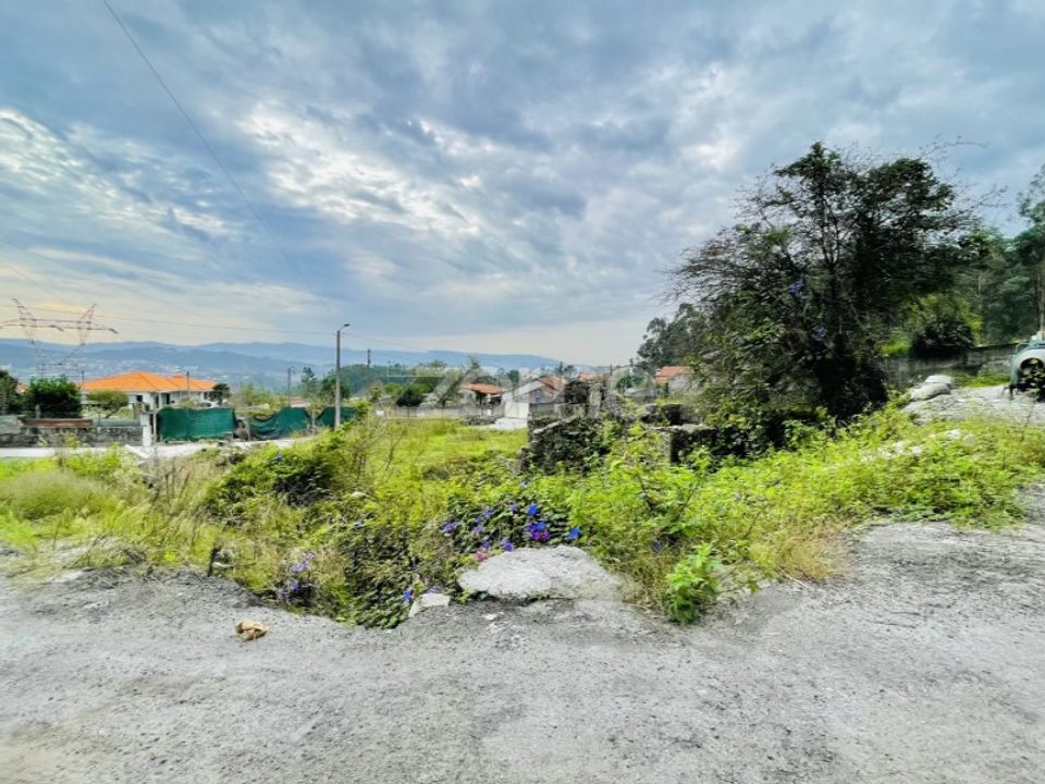 Terreno en Oliveira, Braga - foto 1