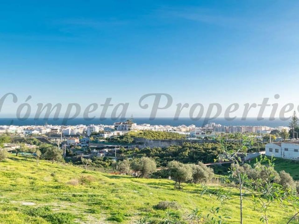 Helårsgrund i Nerja, Malaga - foto 1