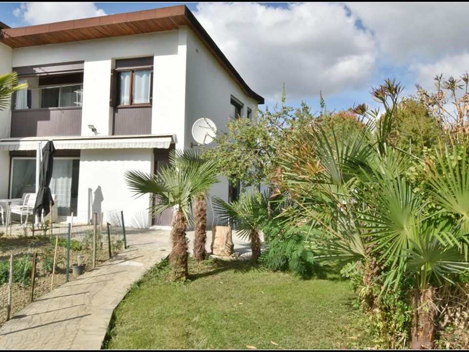 Villa i Mourenx, Pyrenees-Atlantiques - foto 1