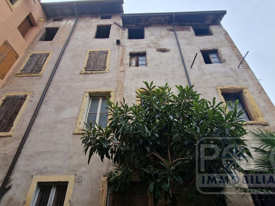 Erhvervsejendom i Pescantina, Verona - foto 1