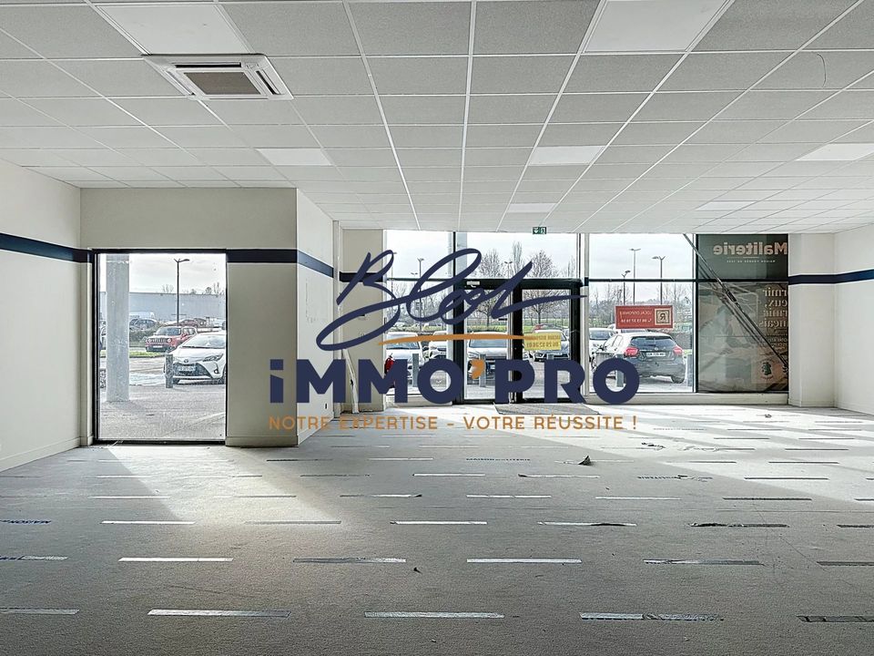 L'establiment comercial a L'Isle-d'Abeau, Isere - foto 3