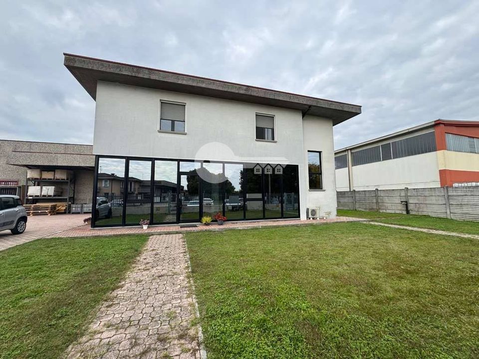 Erhvervsejendom i Leno, Brescia - foto 1