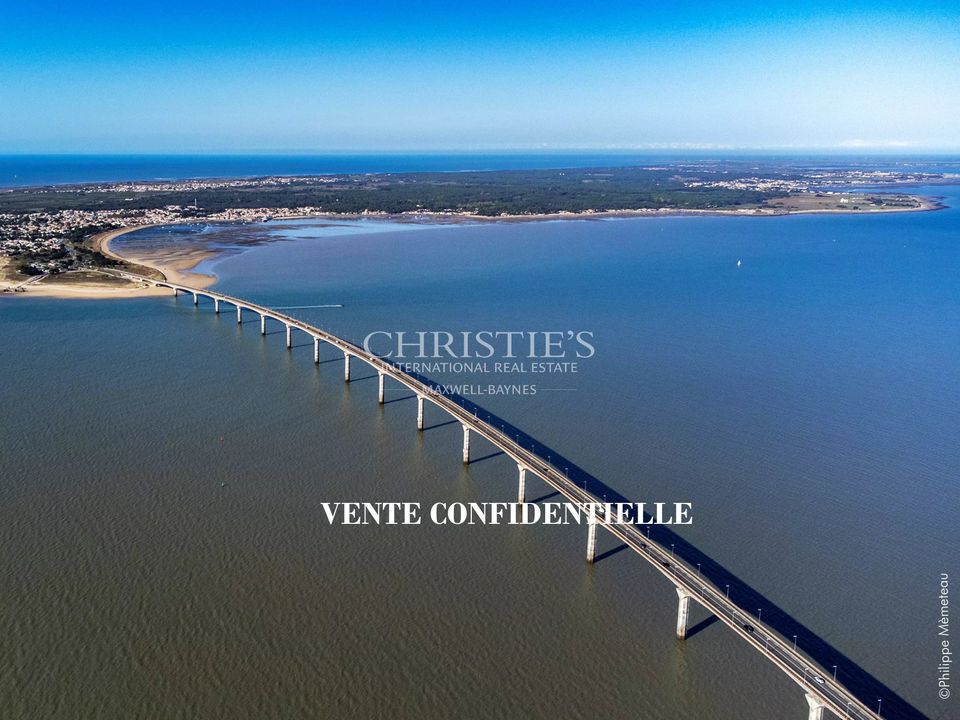Landejendom i Saint-Martin-de-Re, Charente-Maritime - foto 1